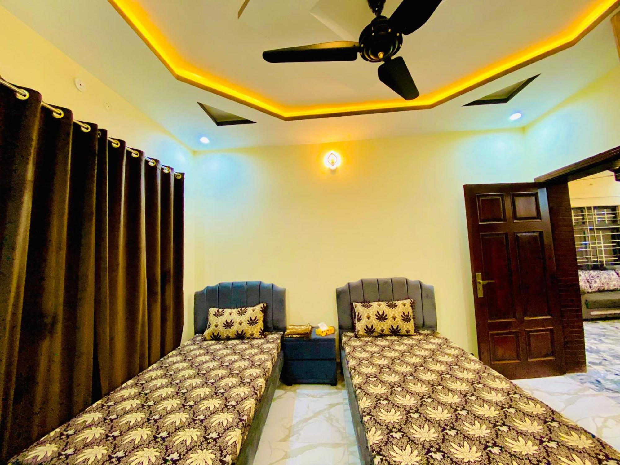 Moonlight Guest House ราวัลปินดี ภายนอก รูปภาพ