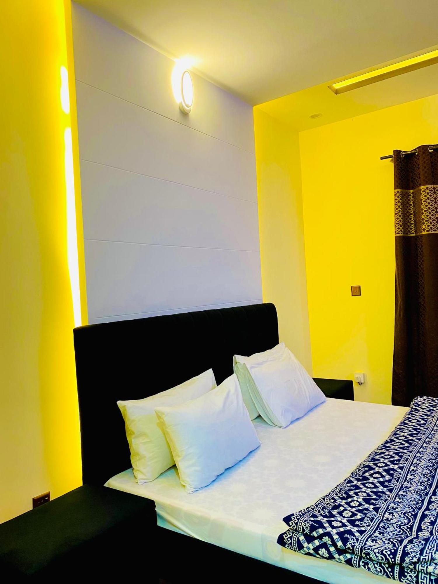 Moonlight Guest House ราวัลปินดี ภายนอก รูปภาพ